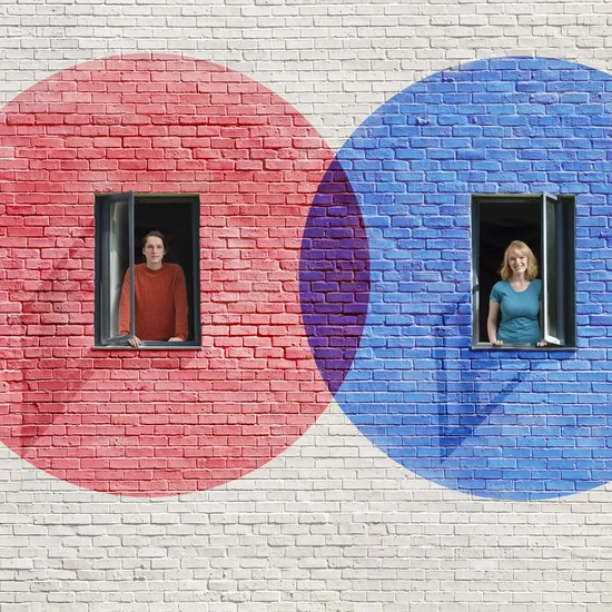 Red &amp; blue circles around windows (2 people)