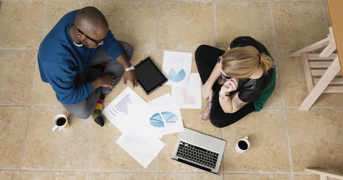 Online Marketplaces and Network Effects: B2B Business Disruptors