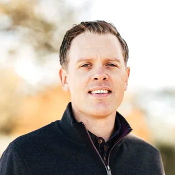 Mike Edmonds Headshot.jpg