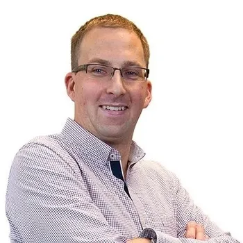 Peter Nowak Headshot.jpeg